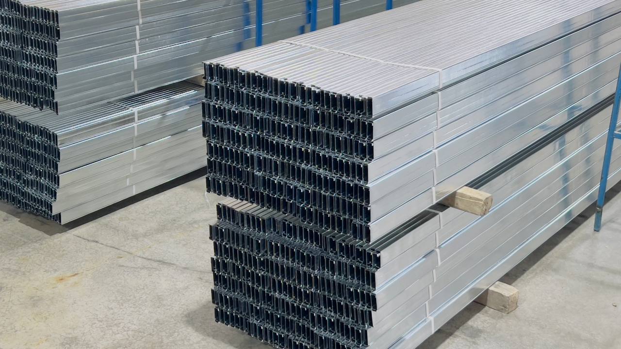 نیکنام پروفیل آراد